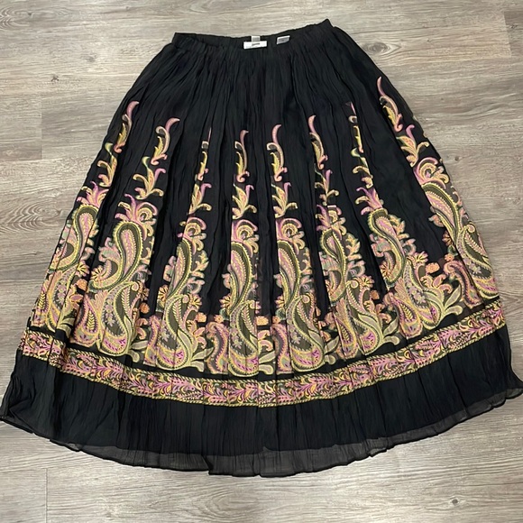 Coldwater Creek Black Shimmer Pleated Maxi Paisley Print Flowy Skirt - Picture 4 of 12